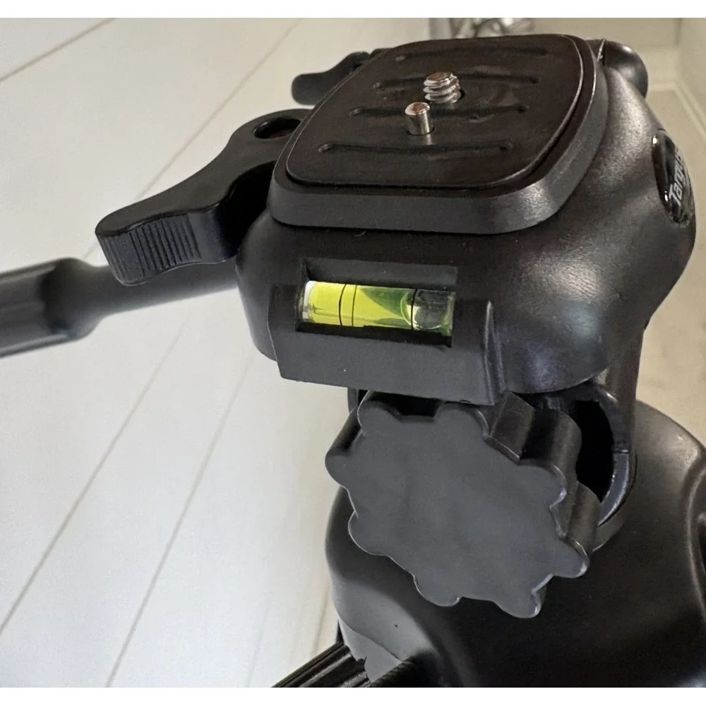 Targus camera tripod